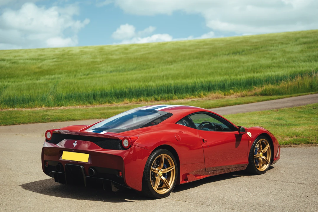 2015 Ferrari 458 Speciale - Image 16 of 31