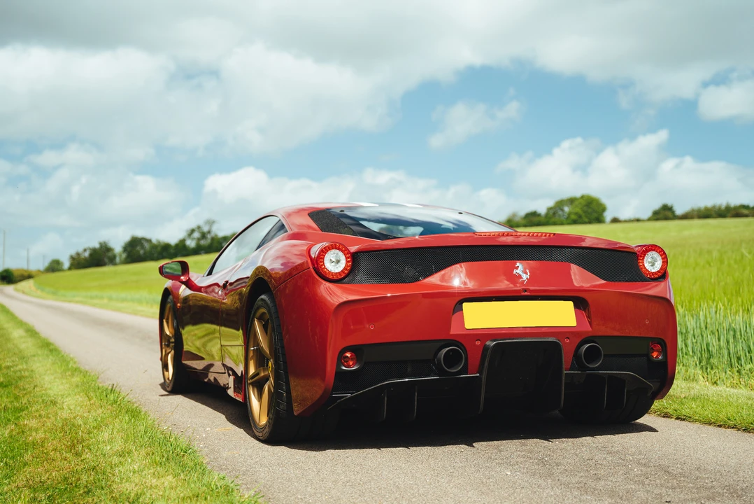 2015 Ferrari 458 Speciale - Image 14 of 31
