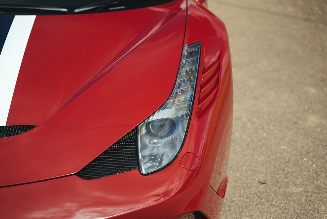 2015 Ferrari 458 Speciale - Image 27 of 31