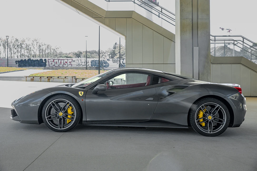 2015 Ferrari 488 GTB - Image 5 of 31
