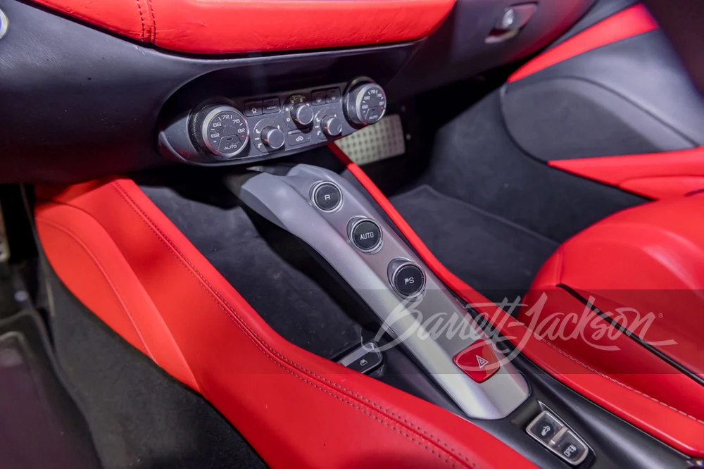 2015 Ferrari California T - Image 16 of 31