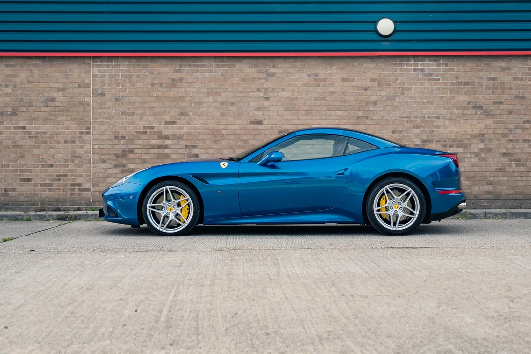 2015 Ferrari California T - Image 6 of 31