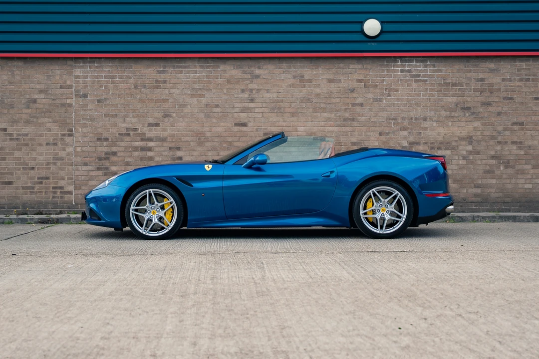 2015 Ferrari California T - Image 9 of 31