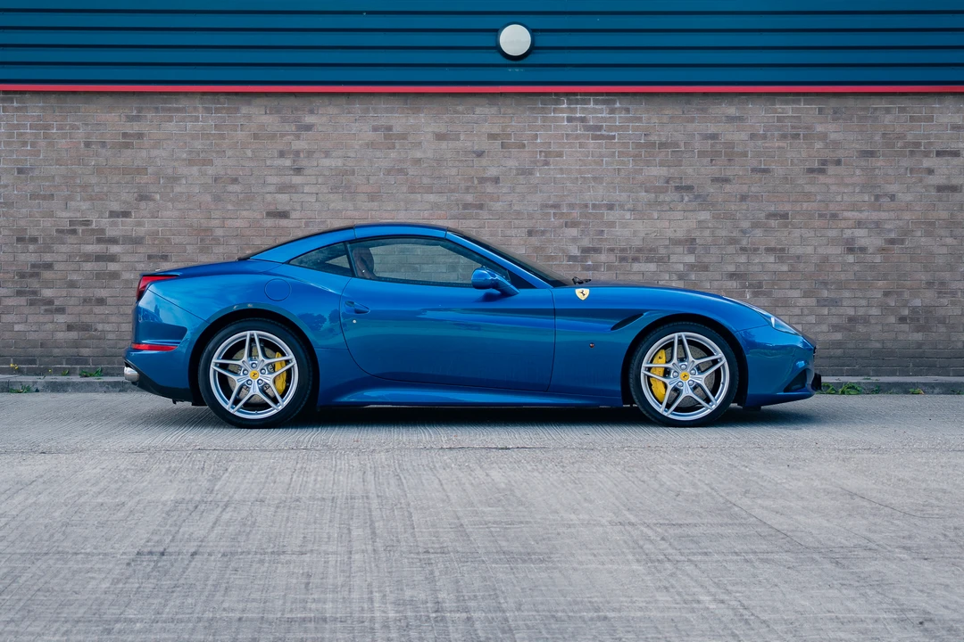 2015 Ferrari California T - Image 10 of 31