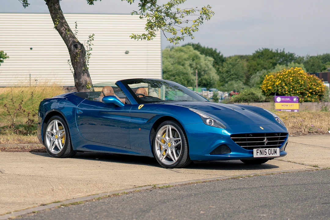2015 Ferrari California T - Image 2 of 31