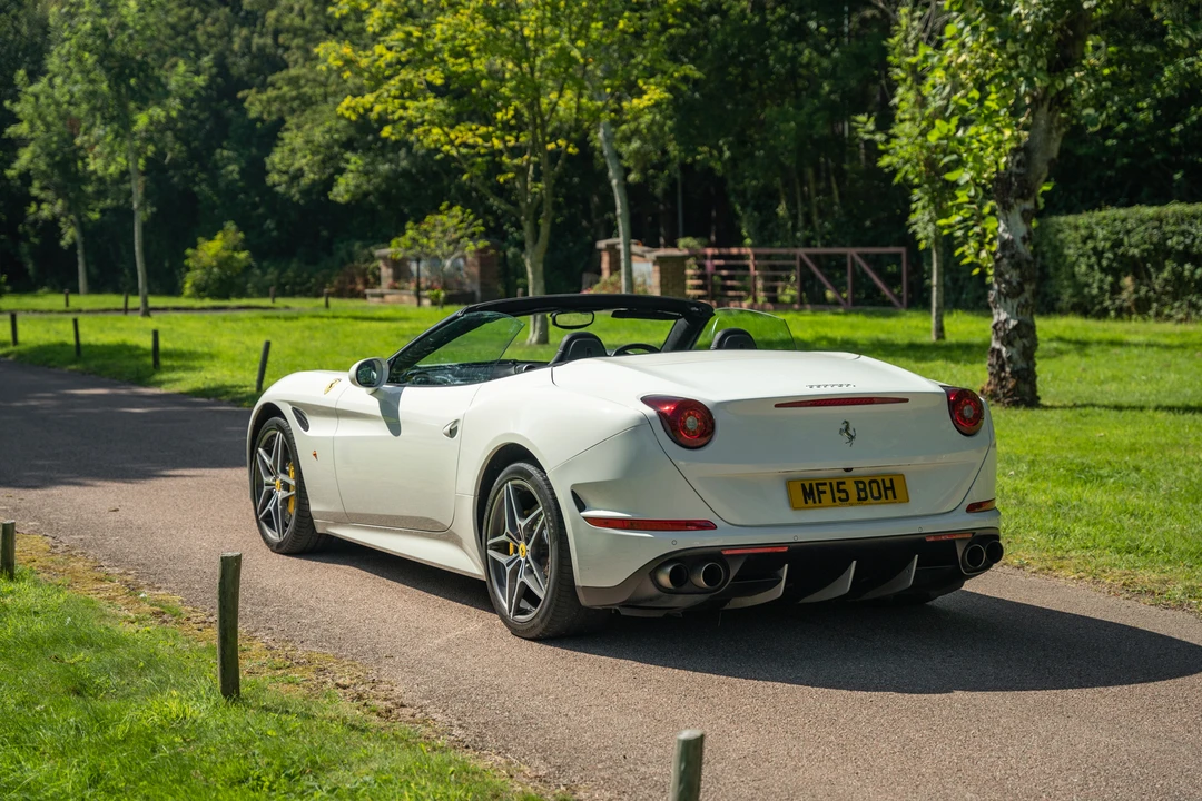 2015 Ferrari California T - Image 6 of 31