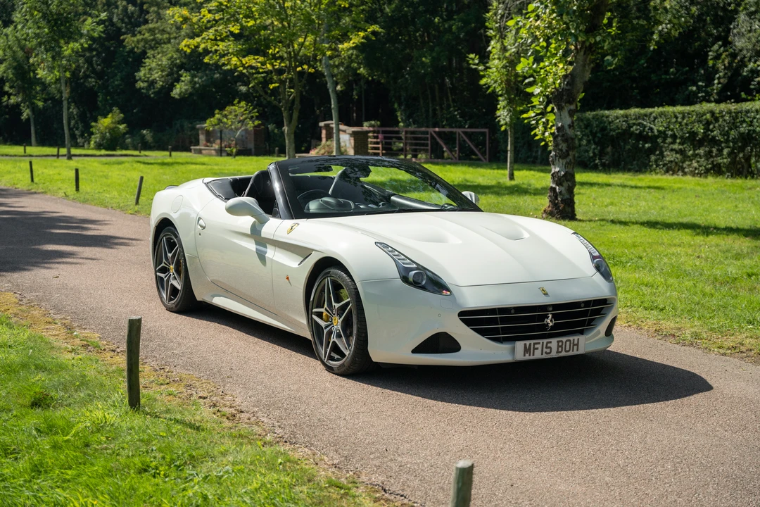 2015 Ferrari California T - Image 17 of 31