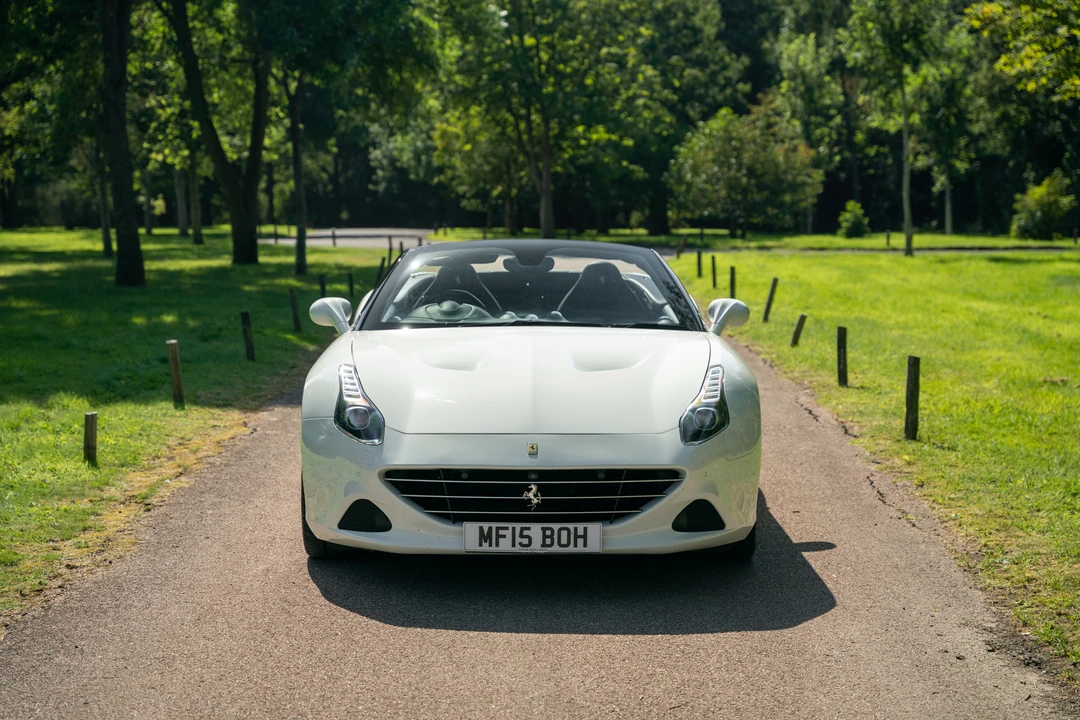 2015 Ferrari California T - Image 3 of 31