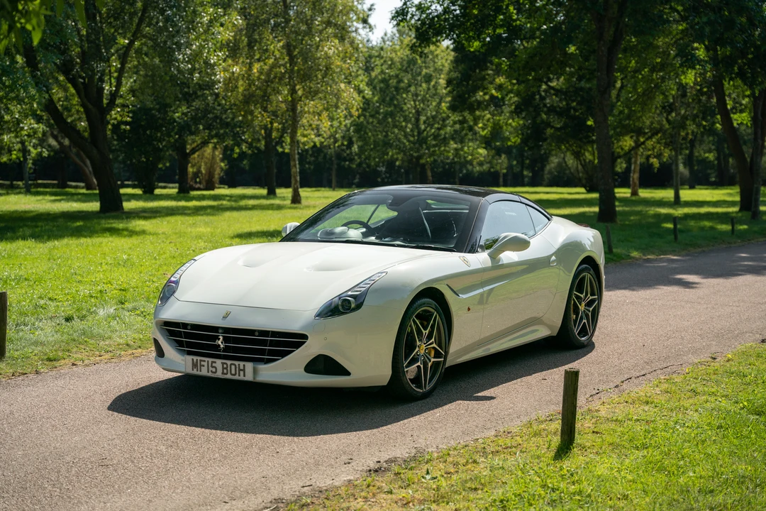 2015 Ferrari California T - Image 11 of 31