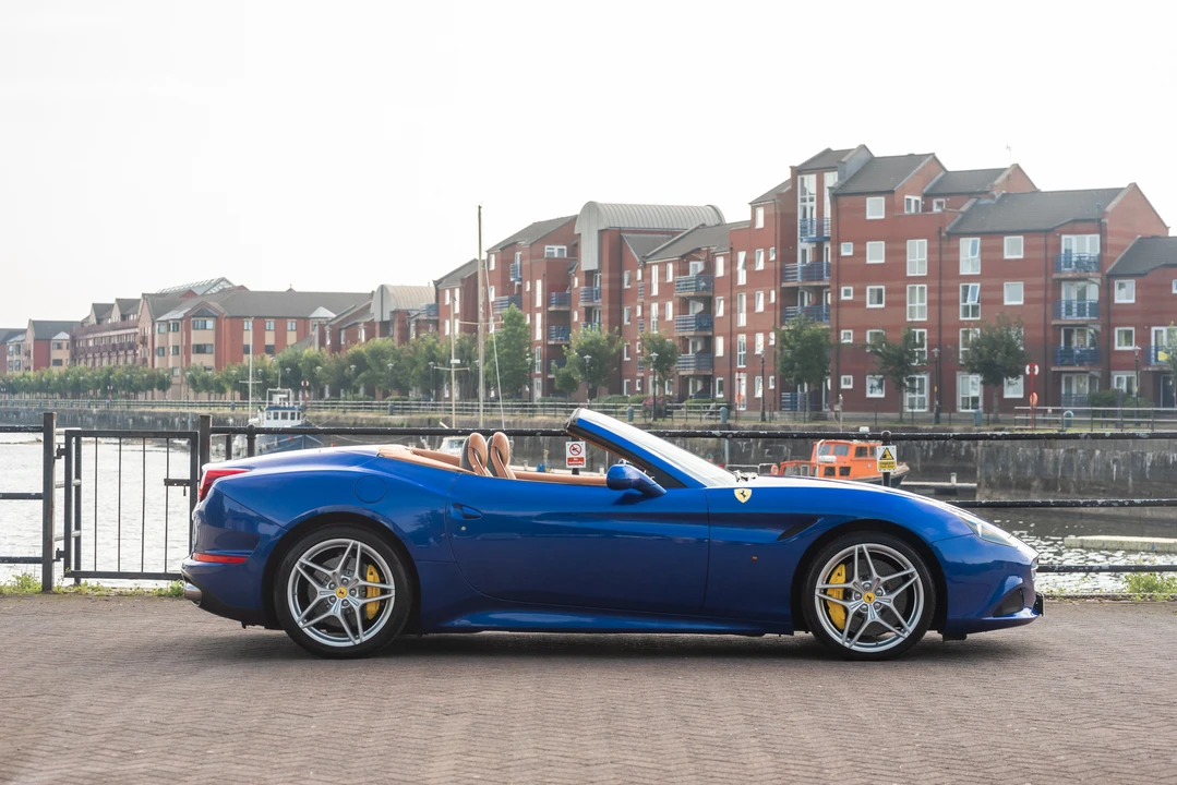 2015 Ferrari California T - Image 13 of 31