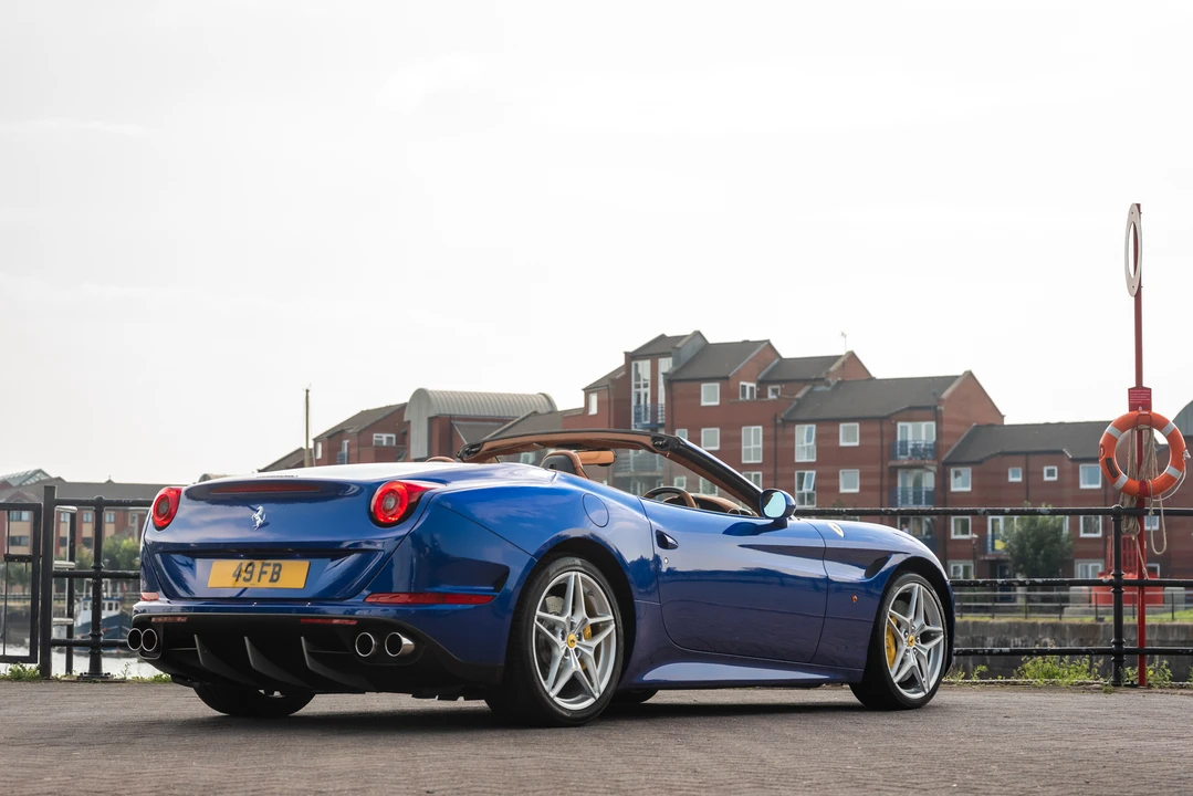 2015 Ferrari California T - Image 16 of 31