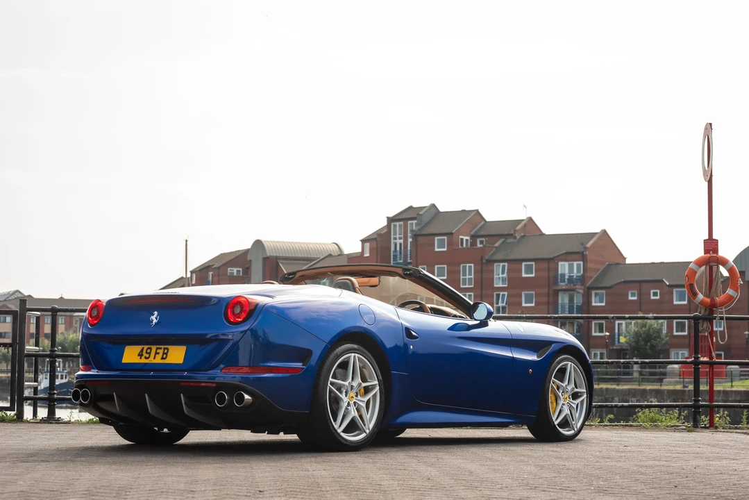 2015 Ferrari California T - Image 17 of 31