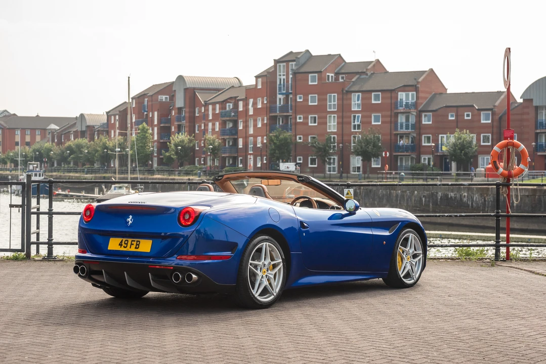 2015 Ferrari California T - Image 18 of 31
