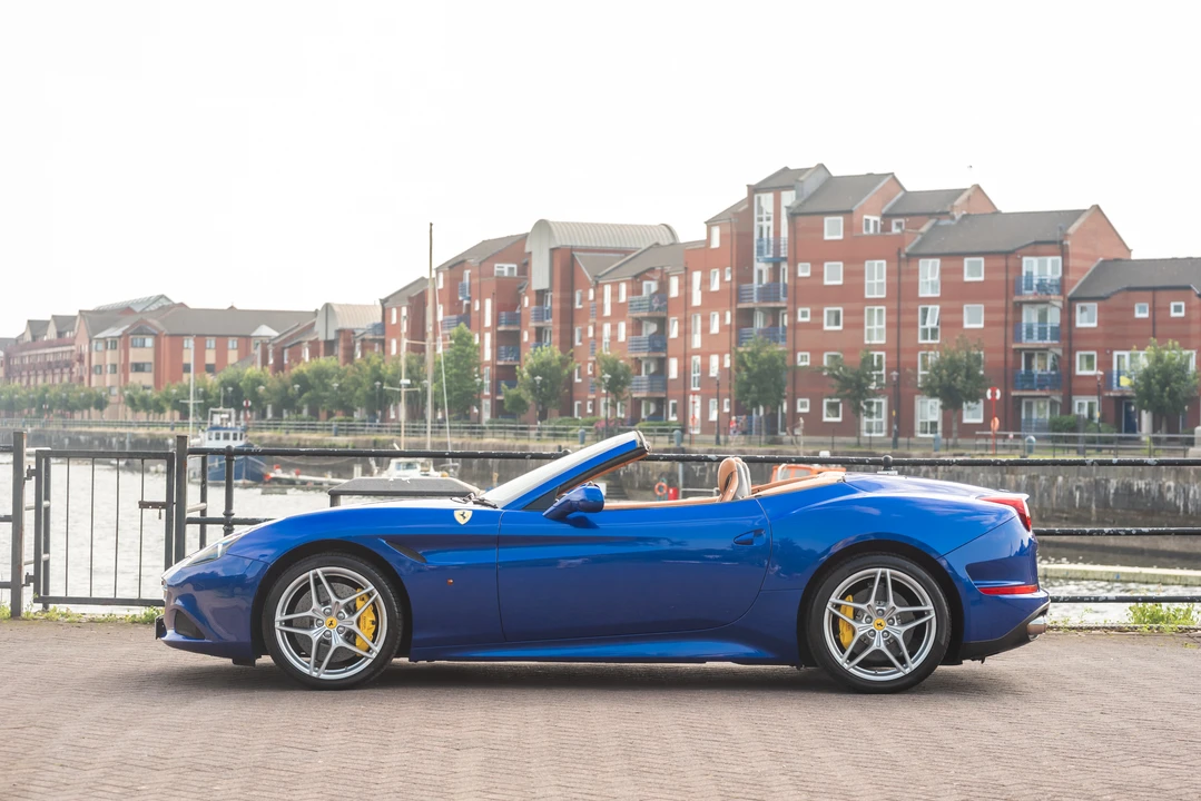 2015 Ferrari California T - Image 24 of 31