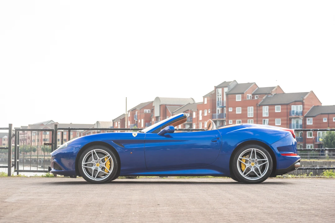 2015 Ferrari California T - Image 25 of 31