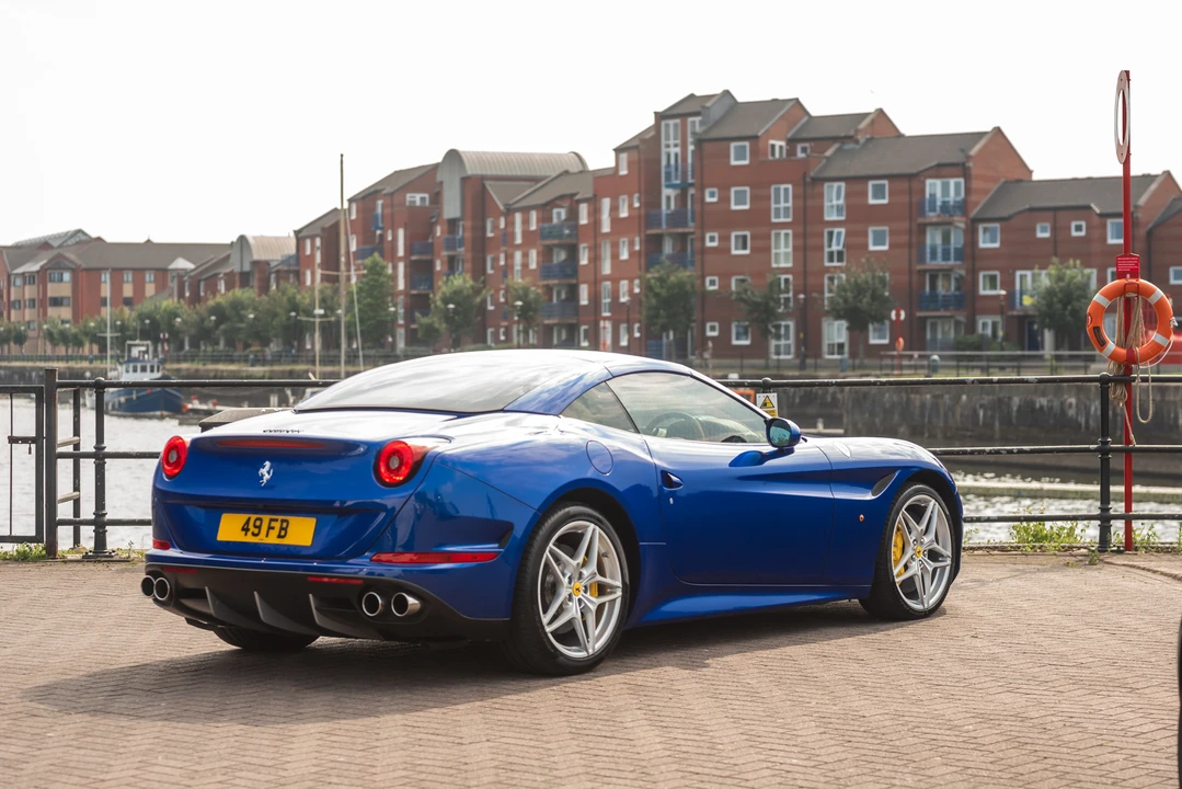 2015 Ferrari California T - Image 30 of 31