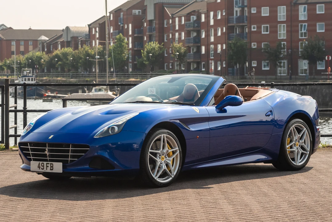 2015 Ferrari California T - Image 2 of 31