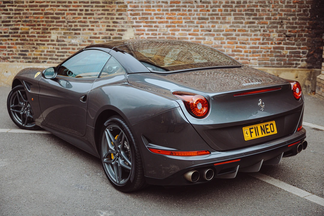 2015 Ferrari California T - Image 13 of 31