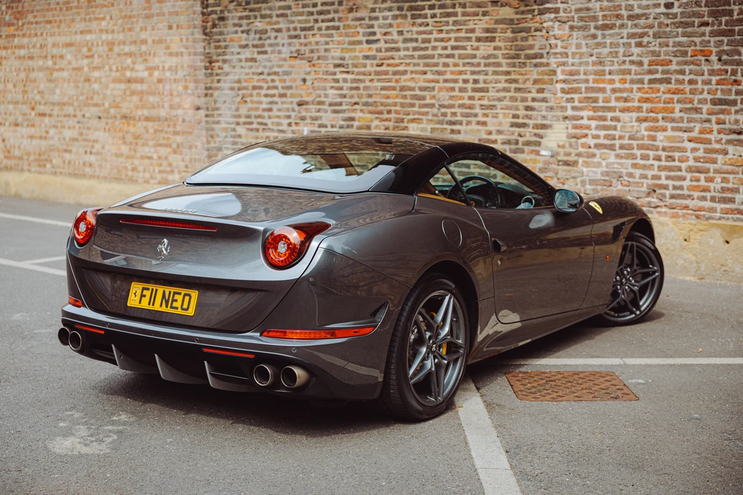 2015 Ferrari California T - Image 14 of 31