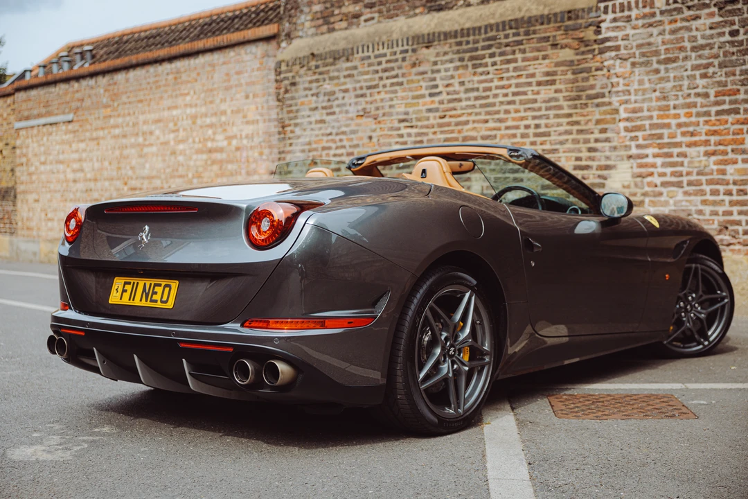 2015 Ferrari California T - Image 8 of 31