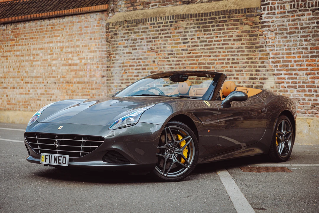 2015 Ferrari California T - Image 2 of 31