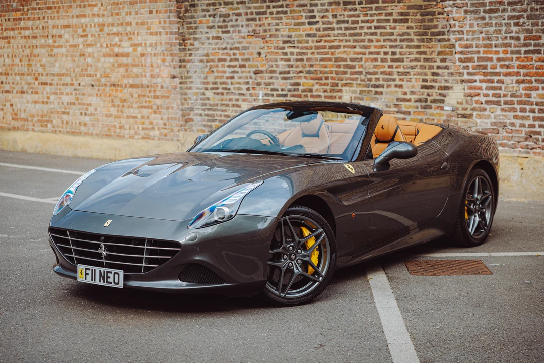 2015 Ferrari California T - Image 4 of 31