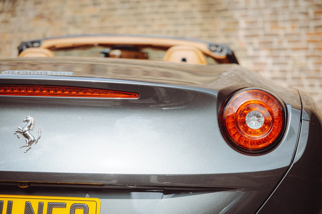 2015 Ferrari California T - Image 24 of 31
