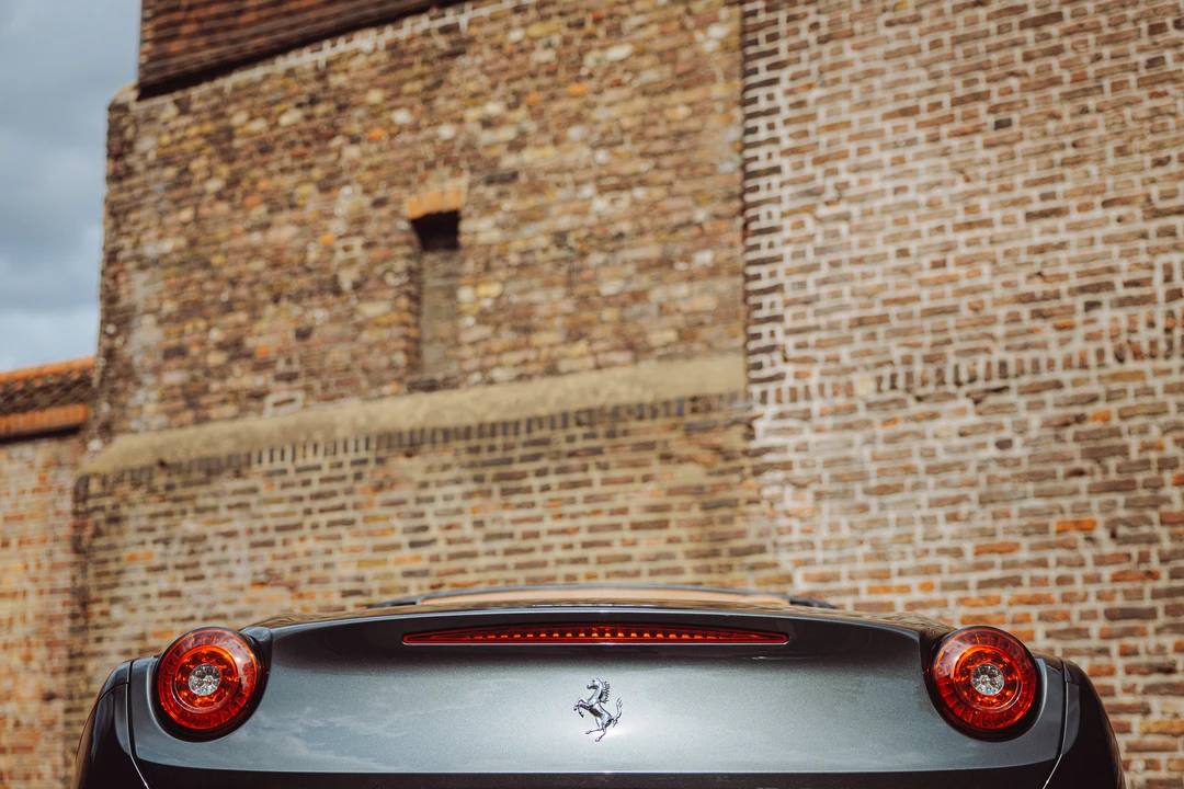 2015 Ferrari California T - Image 25 of 31