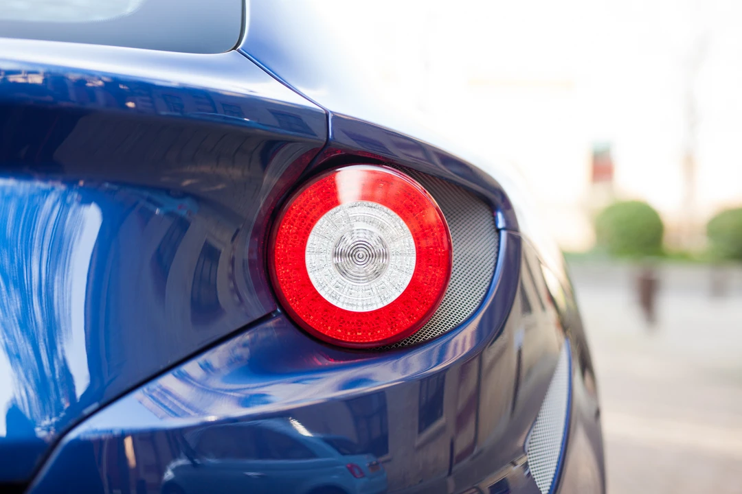 2015 Ferrari FF - Image 26 of 31