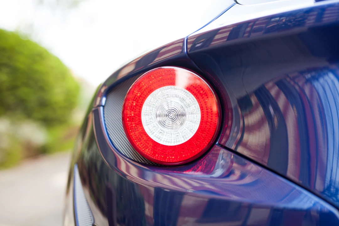 2015 Ferrari FF - Image 27 of 31