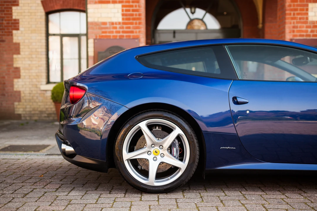 2015 Ferrari FF - Image 18 of 31