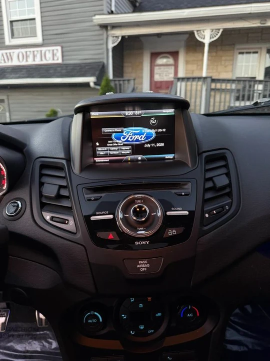 2015 Ford Fiesta - Image 17 of 22