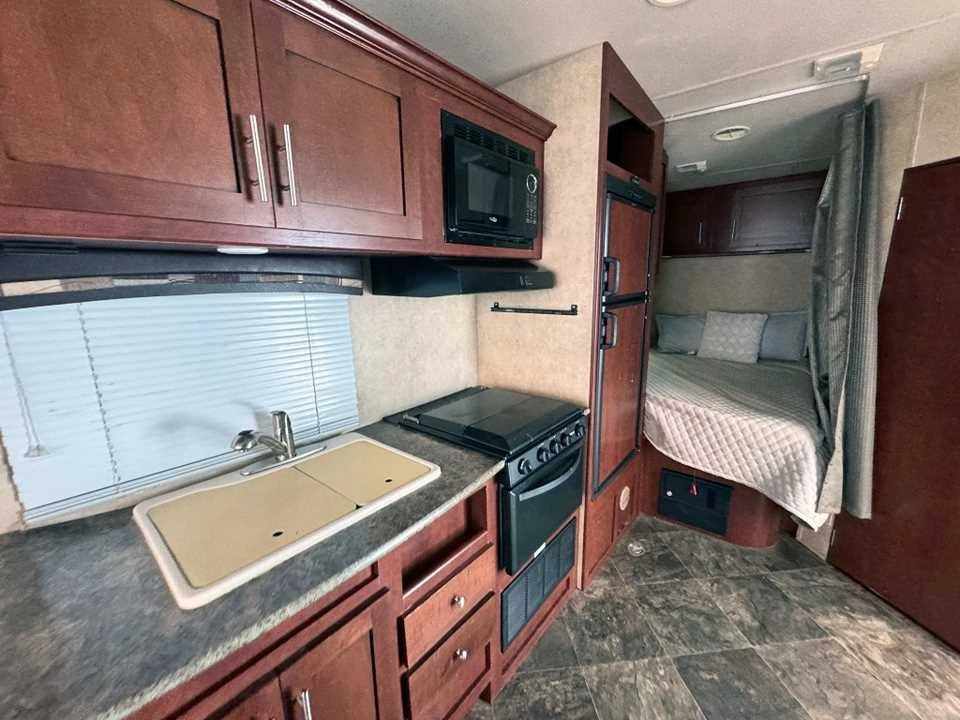 2015 Forest River - Image 15 of 21