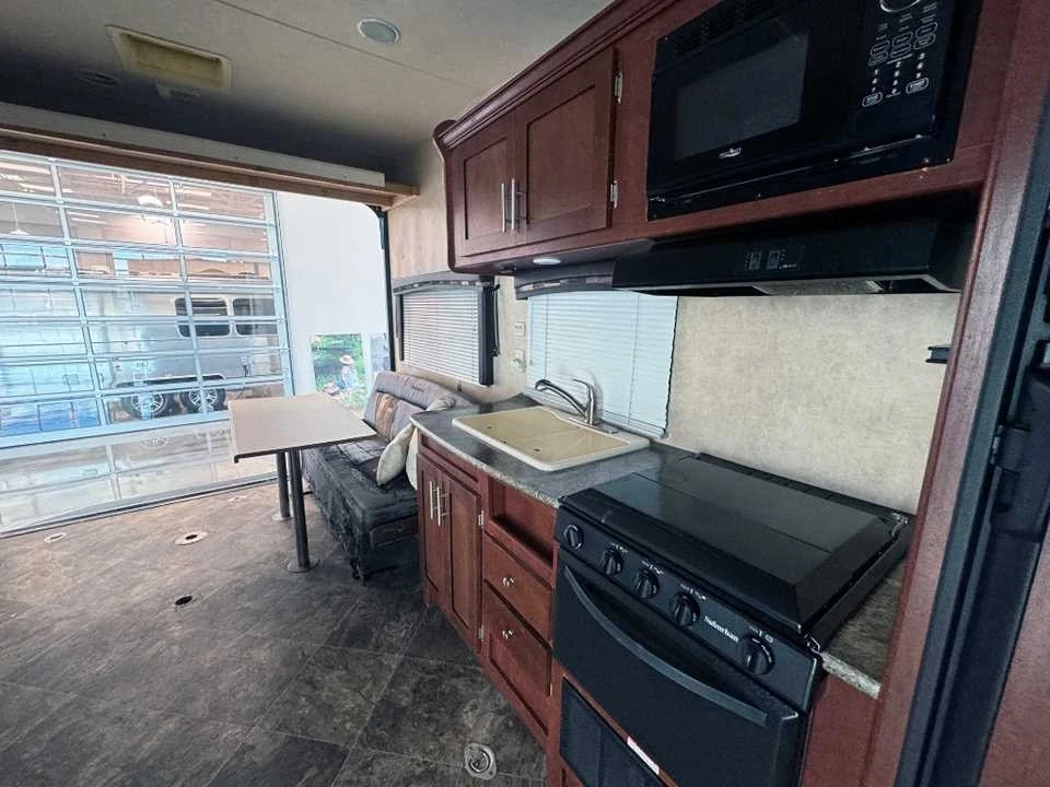 2015 Forest River - Image 19 of 21