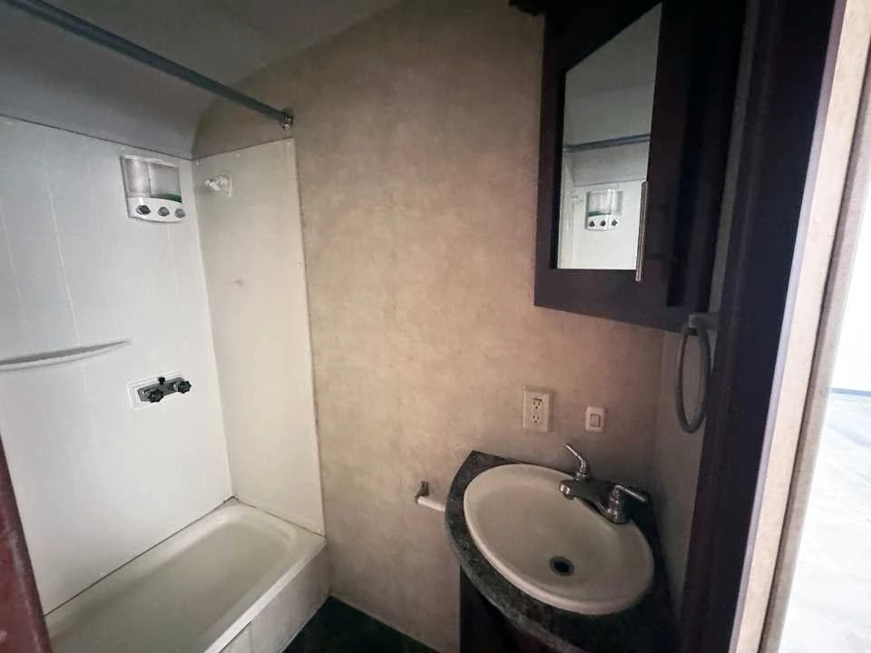 2015 Forest River - Image 14 of 21