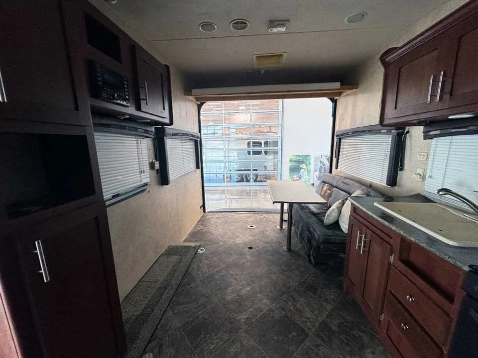 2015 Forest River - Image 18 of 21