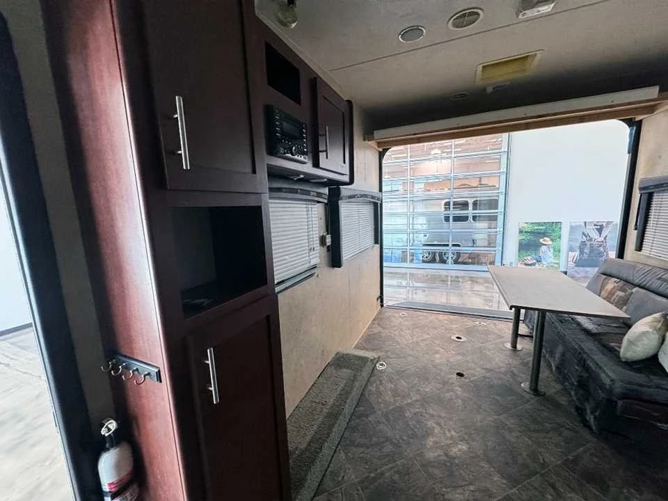 2015 Forest River - Image 11 of 21