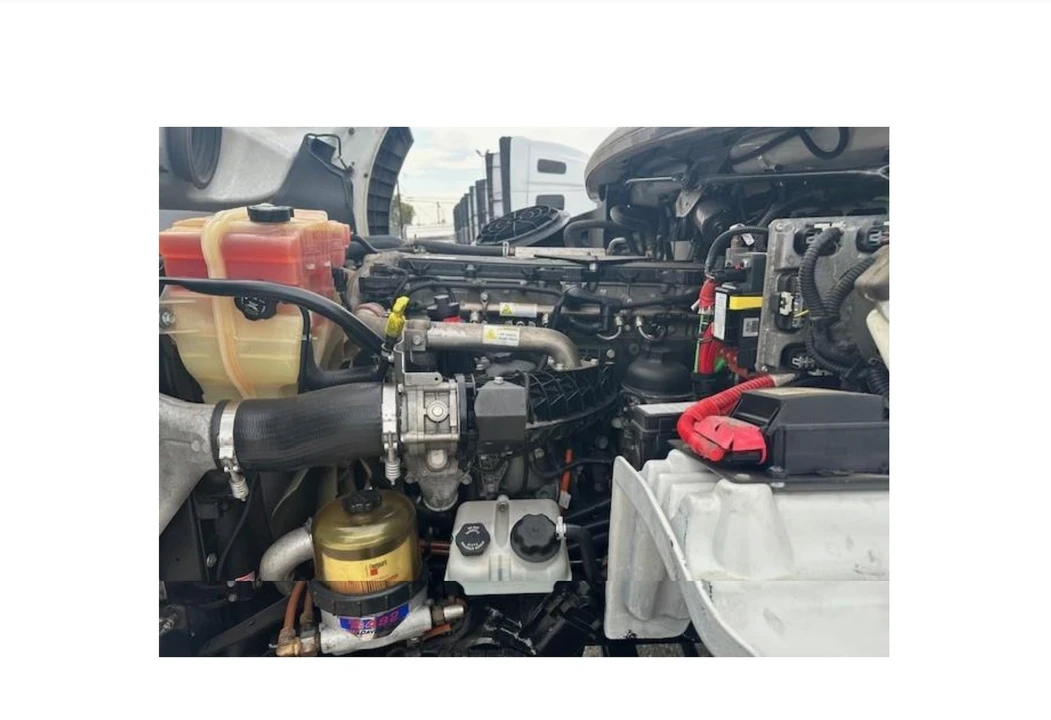 2015 Freightliner - Image 3 of 31