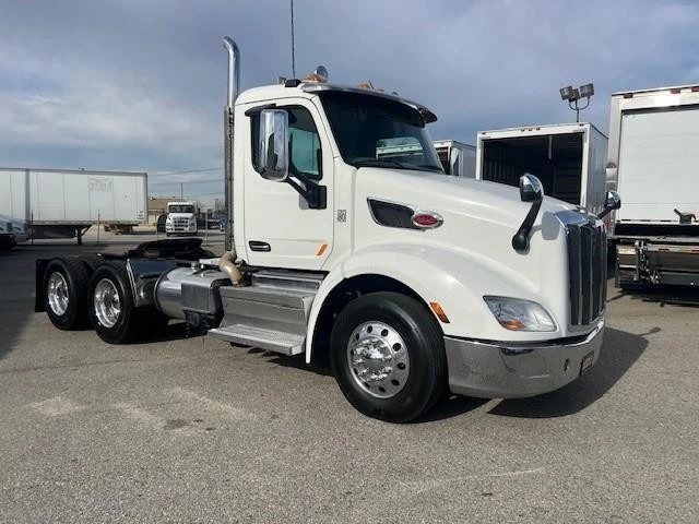 2015 Freightliner - Image 28 of 31