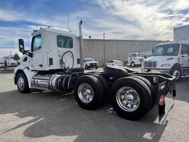 2015 Freightliner - Image 29 of 31
