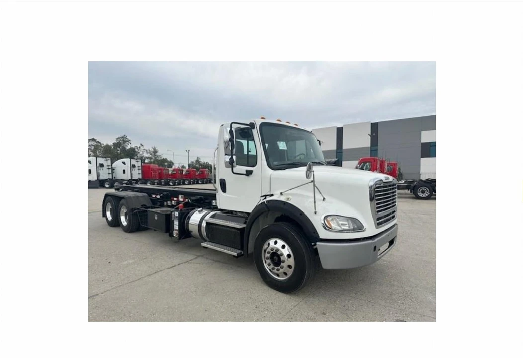 2015 Freightliner - Image 5 of 31