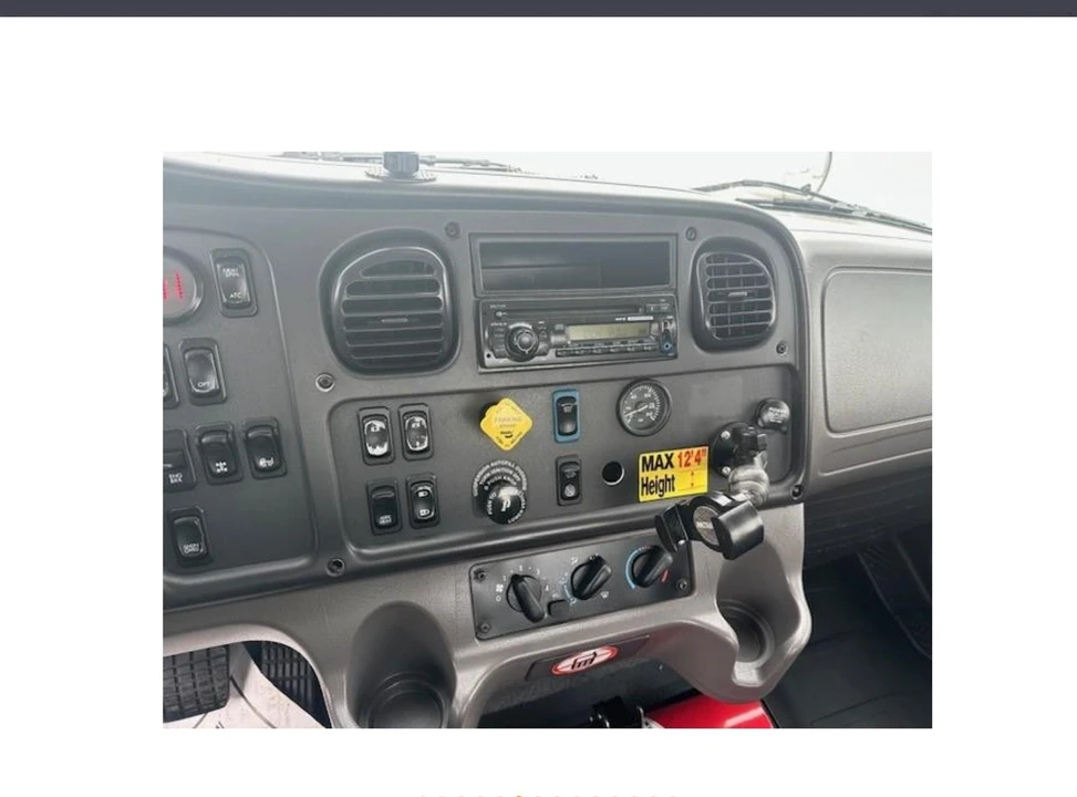 2015 Freightliner - Image 8 of 31