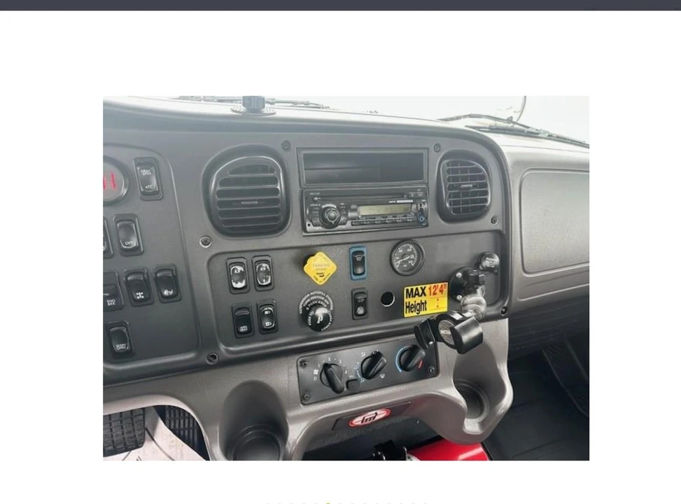 2015 Freightliner - Image 8 of 12