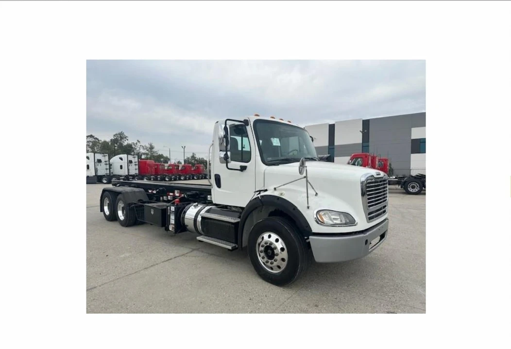 2015 Freightliner - Image 5 of 12