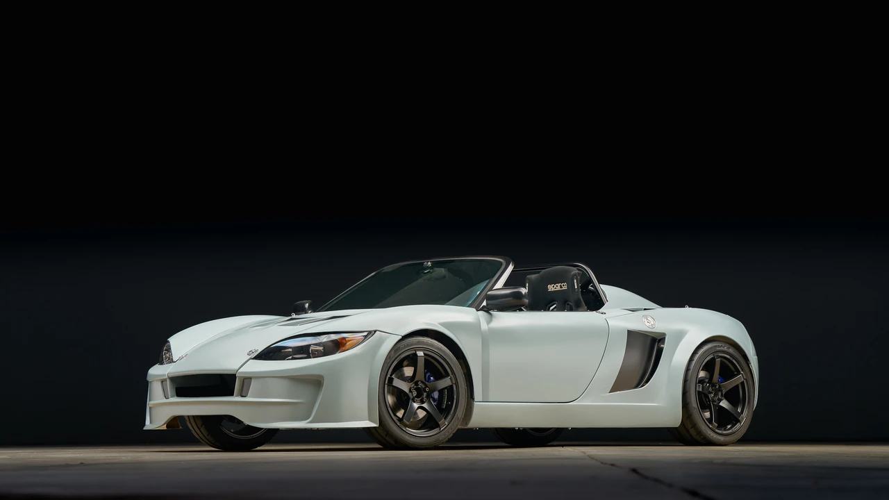 2015 Factory Five 818 - Image 2 of 31