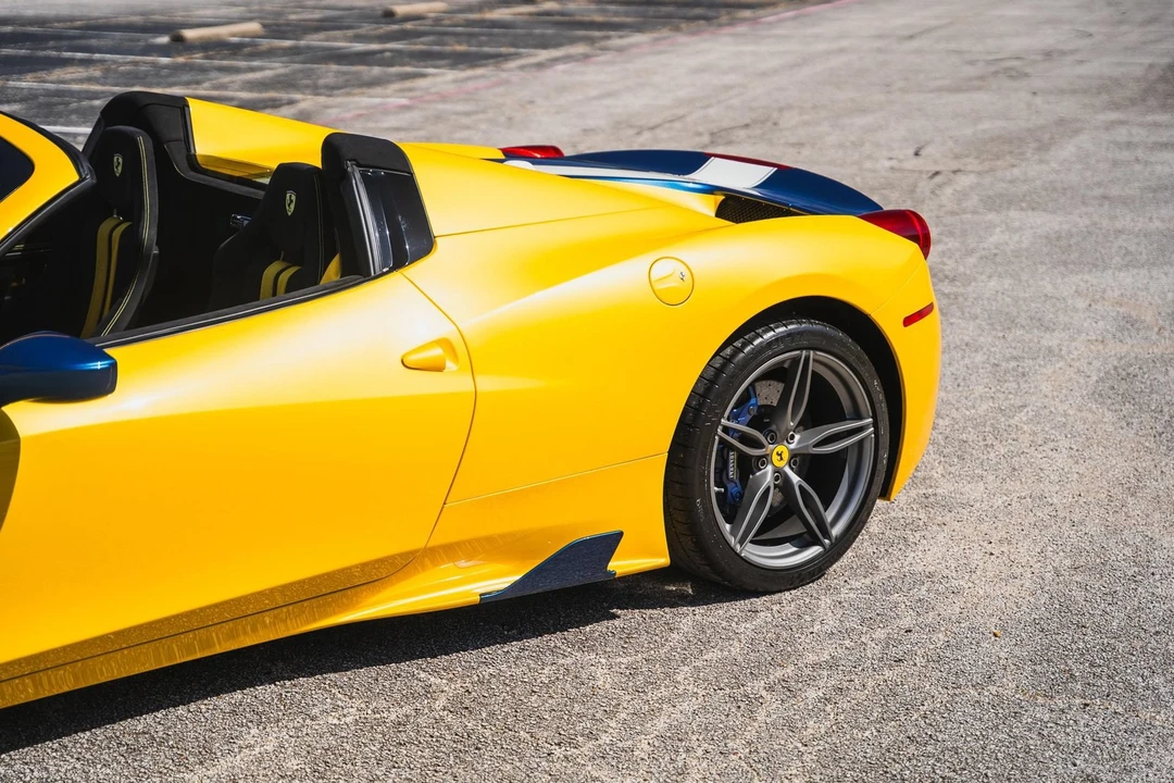 2015 Ferrari 458 Speciale Aperta - Image 6 of 31
