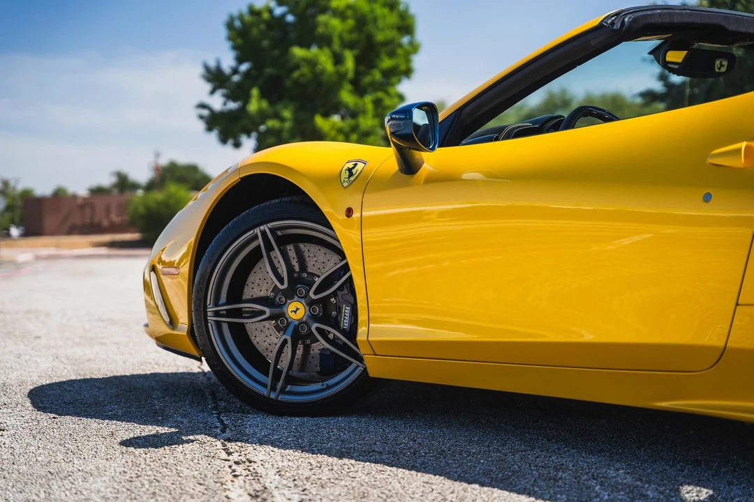 2015 Ferrari 458 Speciale Aperta - Image 19 of 31