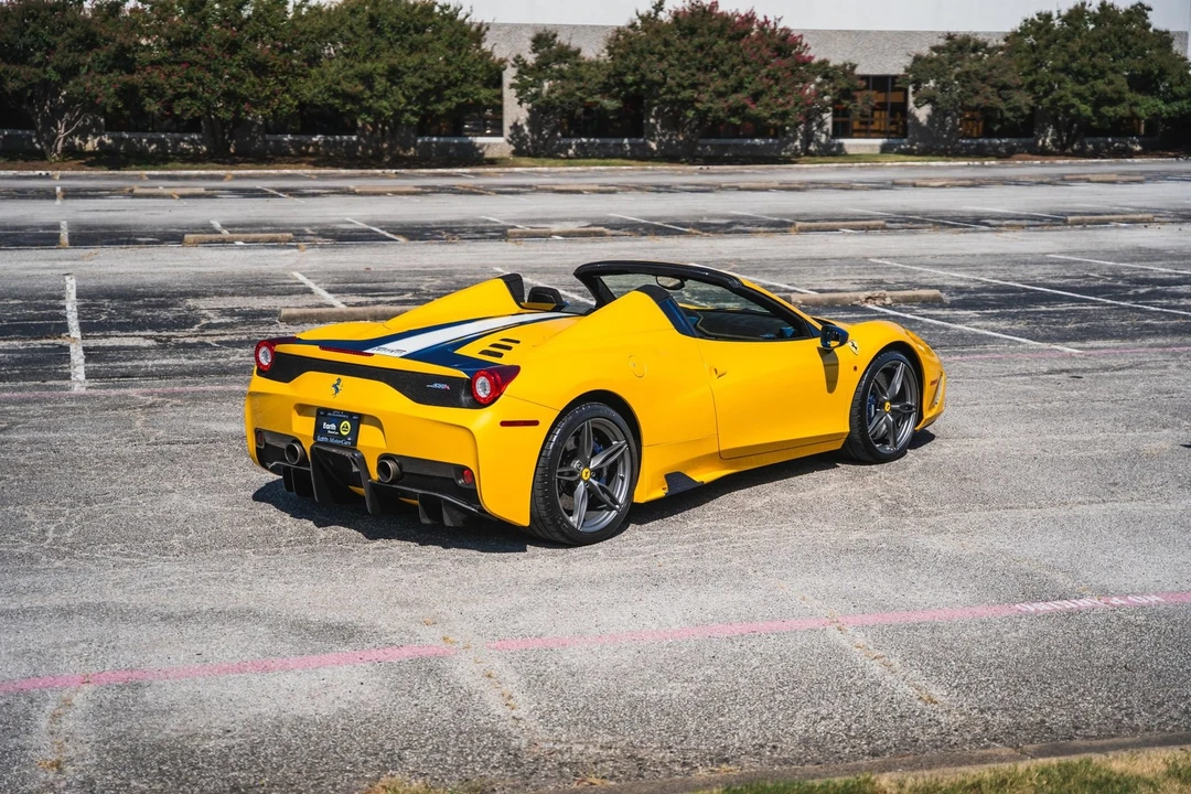 2015 Ferrari 458 Speciale Aperta - Image 28 of 31