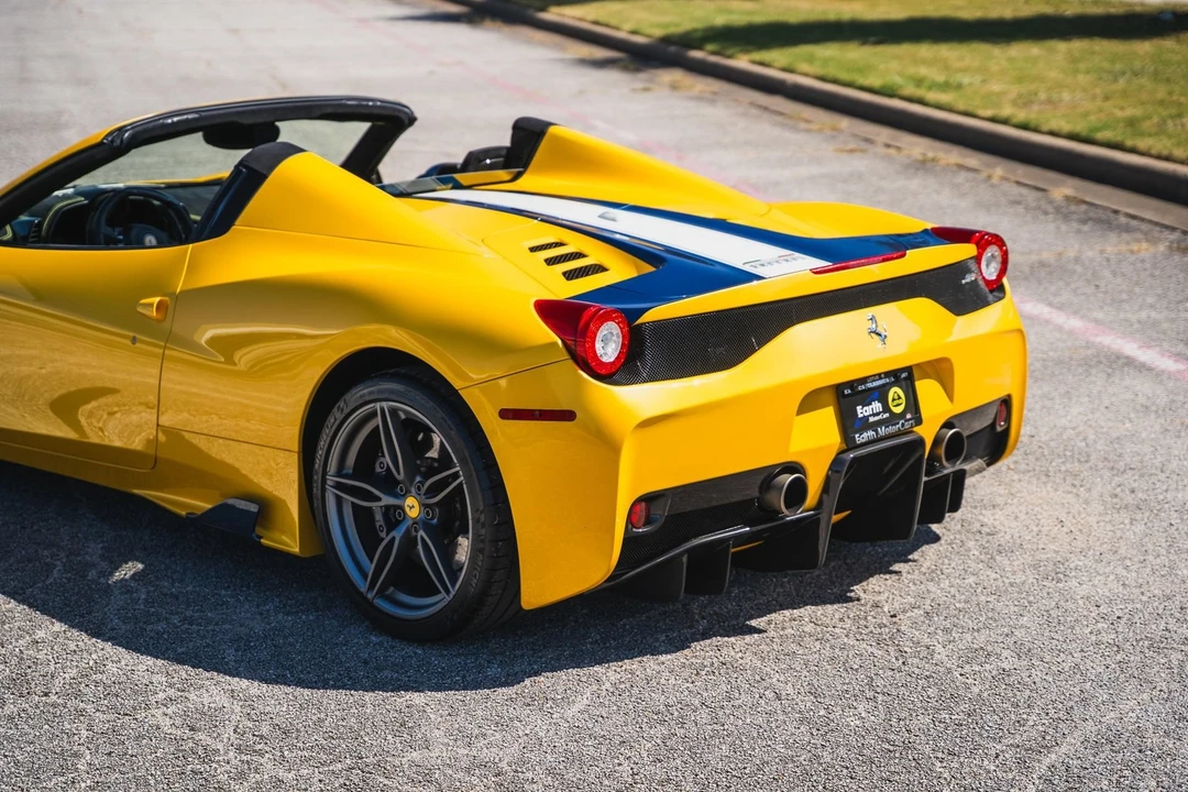 2015 Ferrari 458 Speciale Aperta - Image 18 of 31