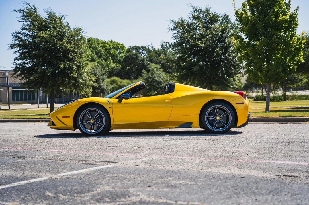 2015 Ferrari 458 Speciale Aperta - Image 29 of 31